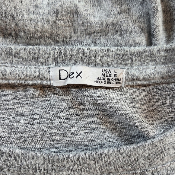 ⭐️Dex Gray Crew Neck Raw Edge Sweater With Peatls Embellisments Size L - Picture 7 of 7